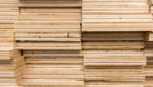 Materiais para Marcenaria em Ambientes Úmidos: O Domínio do Compensado Naval
